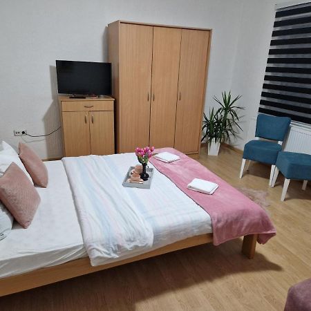 Appartement Kuca Na Dan à Šid Extérieur photo