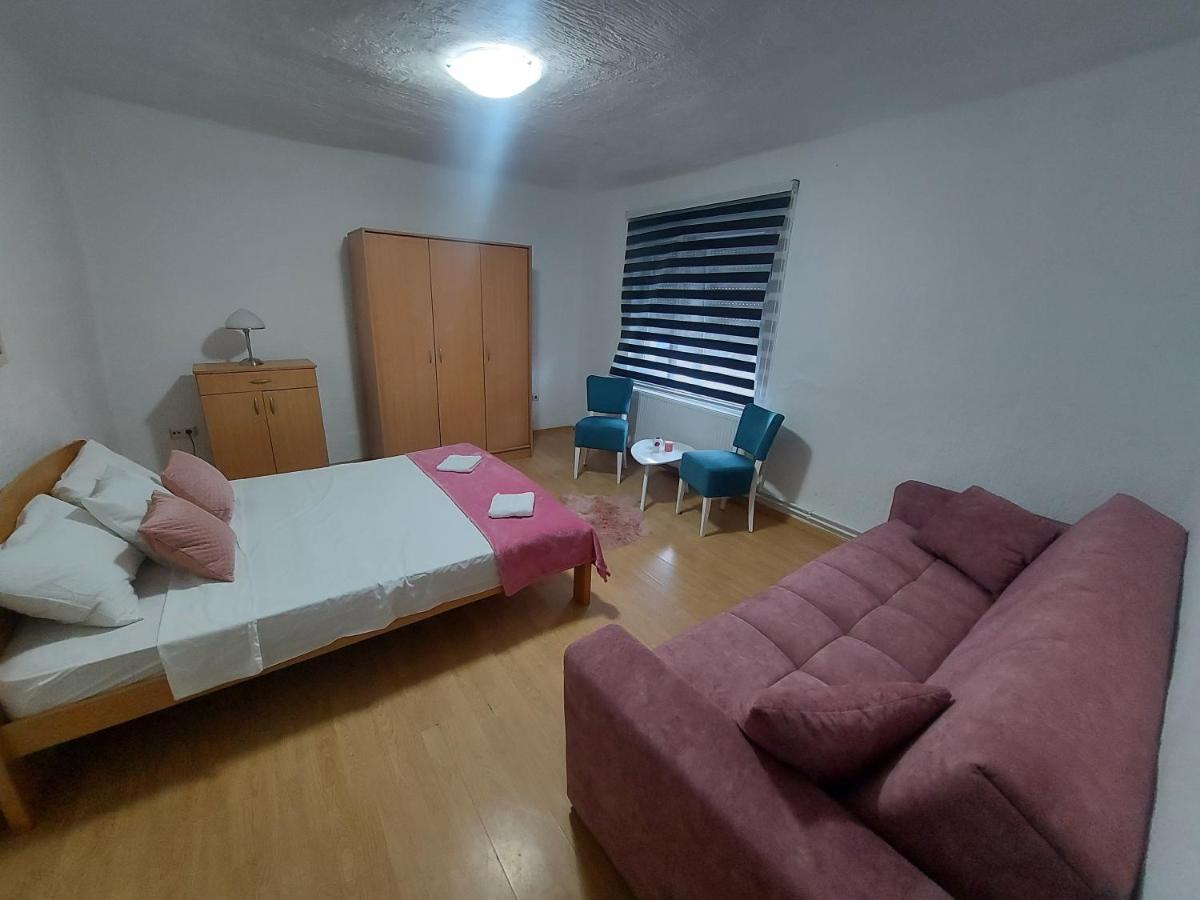 Appartement Kuca Na Dan à Šid Extérieur photo